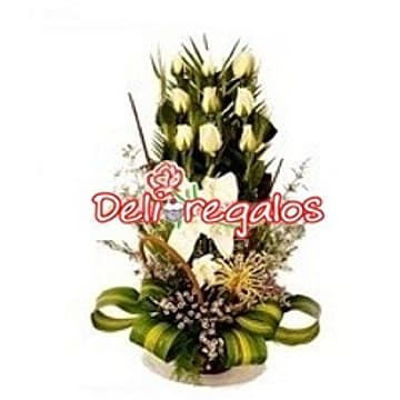 9 Rosas Blancas en Arreglo Floral | Arreglos de Rosas Blancas | Arreglos de Rosas - Whatsapp: 980660044