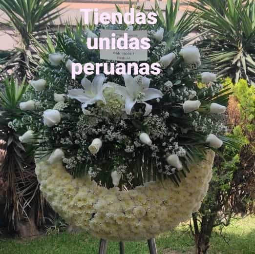 Envio de Regalos Corona Funebre con Rosas 2.4 metros - Whatsapp: 980660044