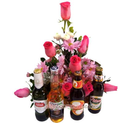 Arreglo con Rosas y Cervezas Importadas | Canastas de Regalo para Mujeres 