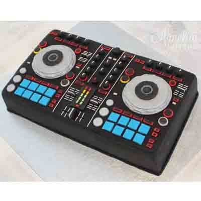 Torta DJ | Tarta para una DJ | Diseños de torta de cumpleaños - Whatsapp: 980660044