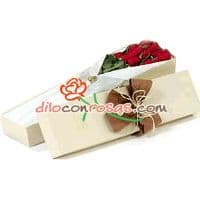 Envio de Regalos Arreglos de Flores | Caja con Rosas Importadas | Florerias en Lima - Whatsapp: 980660044