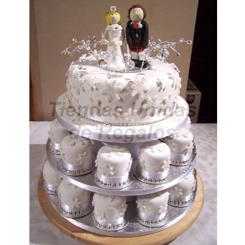 Tortas de Cupcakes | Mini tortas y Novios de azucar | Torta de Matrimonio 