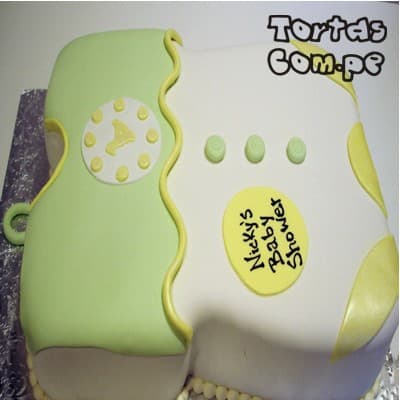 Torta Ropita de Bebe 01 | Tortas Baby Shower Niña | Tortas baby Shower Niño - Cod:WBS01