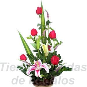 Envio de Regalos Arreglo de Rosas con Lilium | Arreglos florales lima - Whatsapp: 980660044