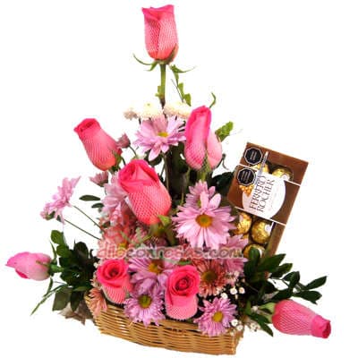 8 Rosas y Ferrero | Arreglos florales lima - Whatsapp: 980660044